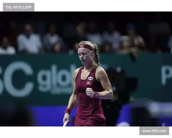 德甲边卫崛起之路:从默默无闻到顶级防线核心的成长故事 德甲边卫崛起之路:从默默无闻到顶级防线核心的成长故事